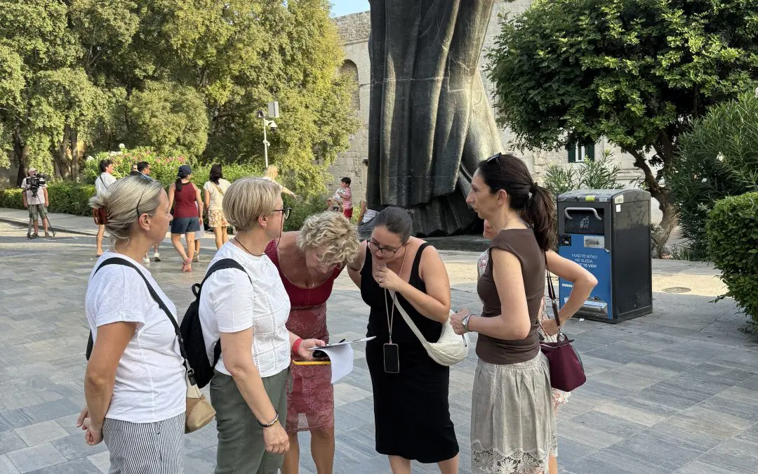 Mindfulness with Gamification: Discovering Split Through an Educational Scavenger Hunt